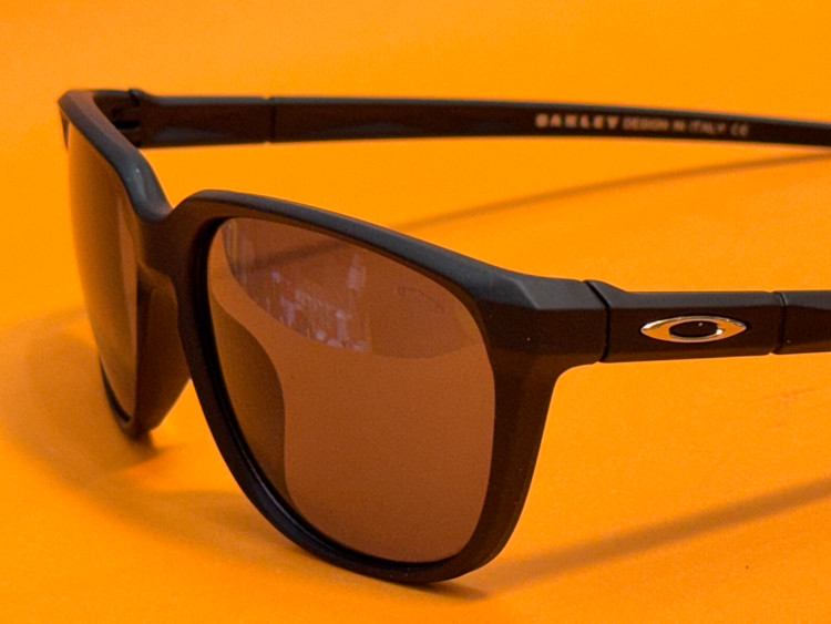 عینک آفتابی کائوچویی اوکلی Oakley