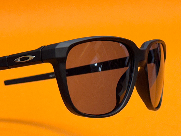 عینک آفتابی کائوچویی اوکلی Oakley