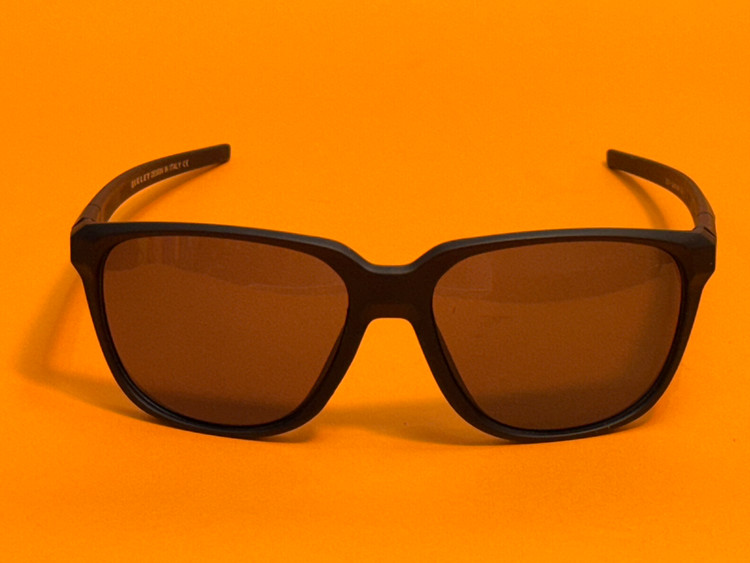 عینک آفتابی کائوچویی اوکلی Oakley