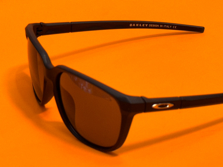 عینک آفتابی کائوچویی اوکلی Oakley