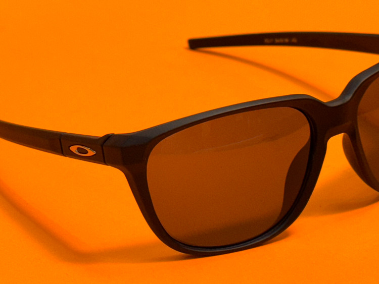 عینک آفتابی کائوچویی اوکلی Oakley