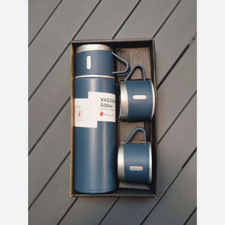 فلاسک مسافرتی وکیوم باتل گنجایش 0.5 لیتر به همراه 3 عدد لیوان سفری
